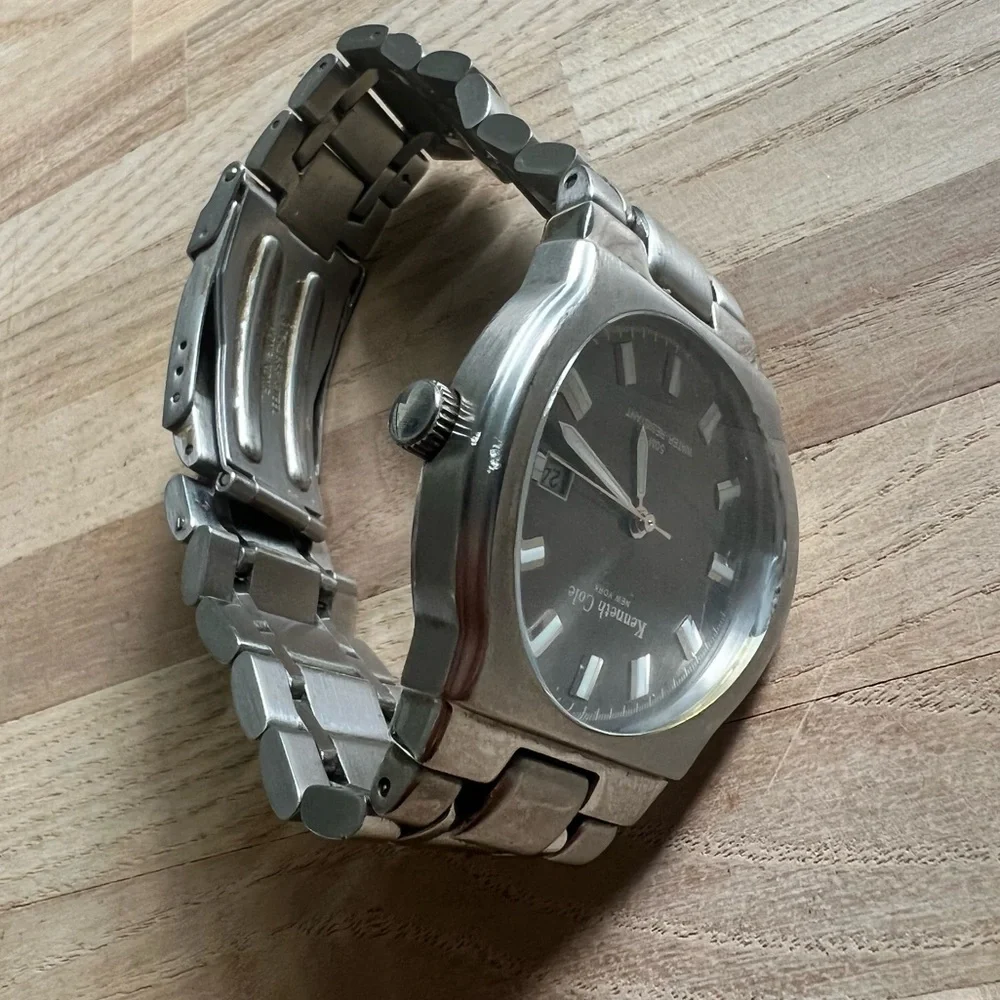 Kenneth Cole New York men’s stainless steel dress watch NEW BATTERY